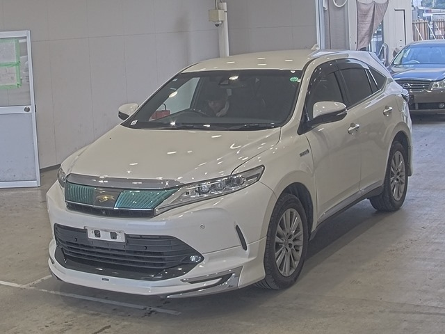 TOYOTA HARRIER 2017
