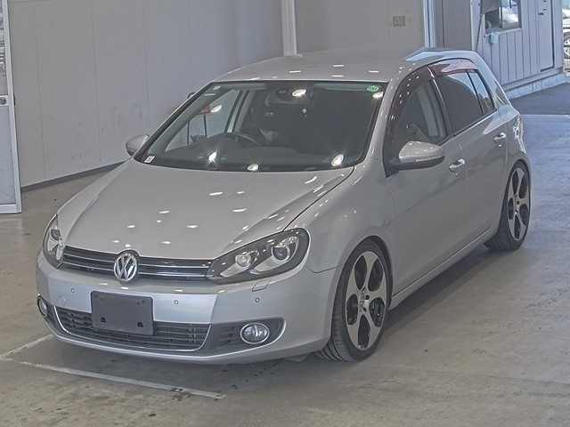 VOLKSWAGEN GOLF 2010