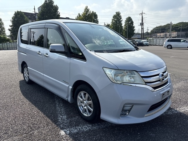 NISSAN SERENA 2013