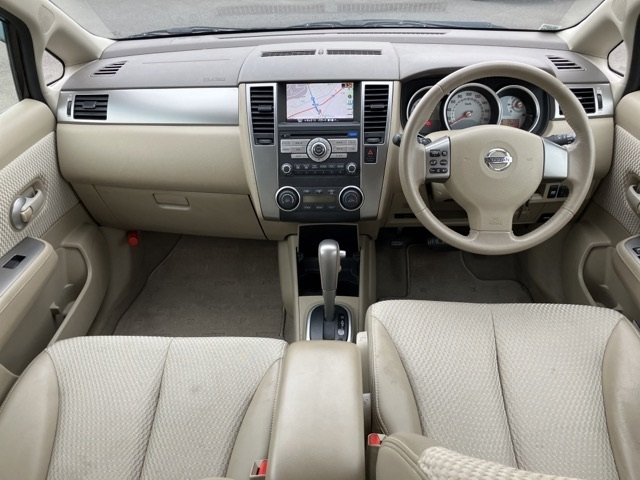 NISSAN TIIDA 2011