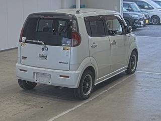 SUZUKI MRWAGON 2011