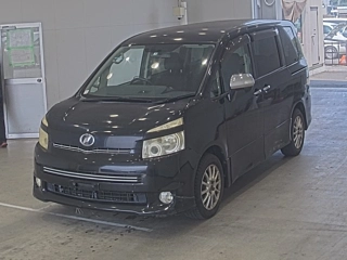 TOYOTA VOXY 2009