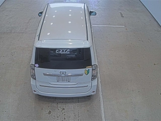TOYOTA NOAH 2010