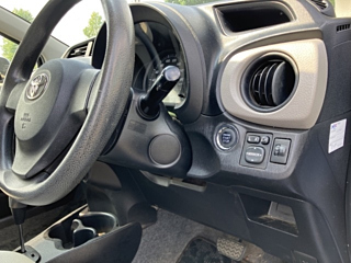 TOYOTA VITZ 2011