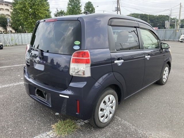 TOYOTA SPADE 2013