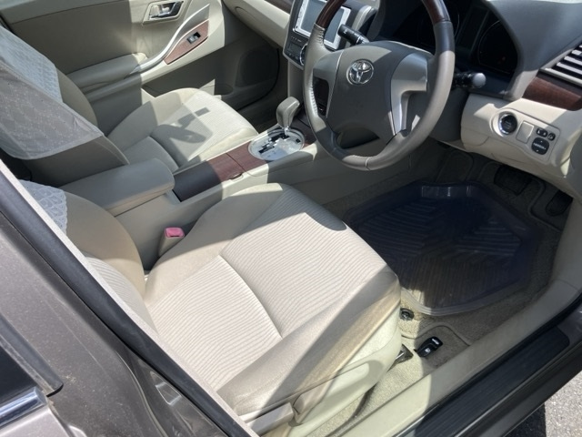 TOYOTA PREMIO 2012