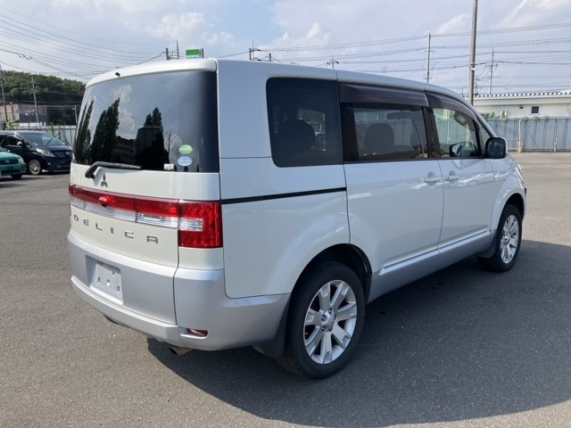 MITSUBISHI DELICA D5 2015