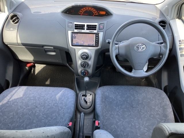 TOYOTA VITZ 2009