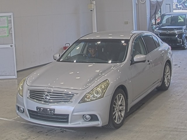 NISSAN SKYLINE 2010