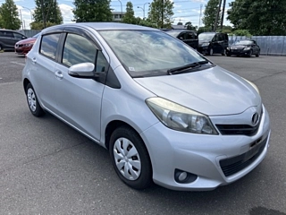 TOYOTA VITZ 2012