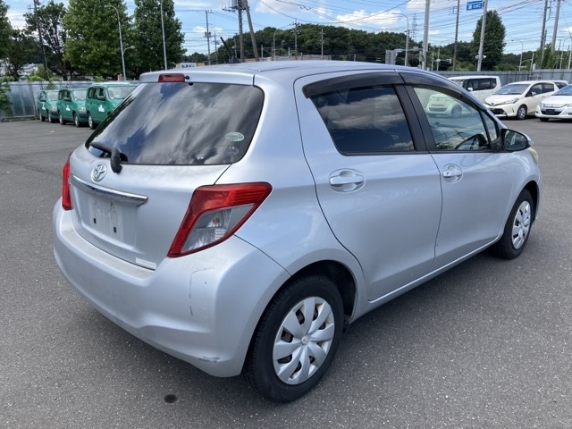 TOYOTA VITZ 2012