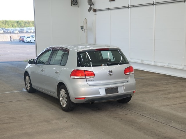 VOLKSWAGEN GOLF 2012