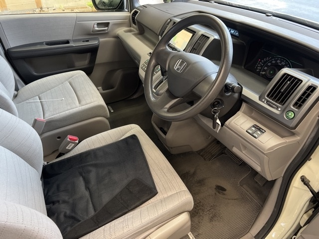 HONDA STEP WAGON 2011