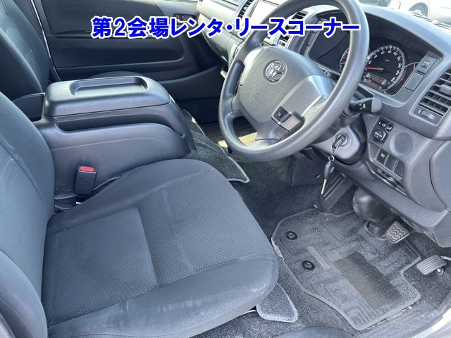 TOYOTA HIACE VAN 2018