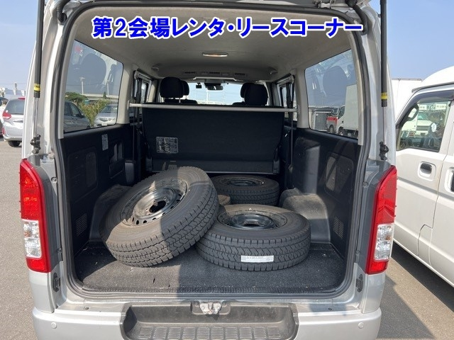 TOYOTA HIACE VAN 2018