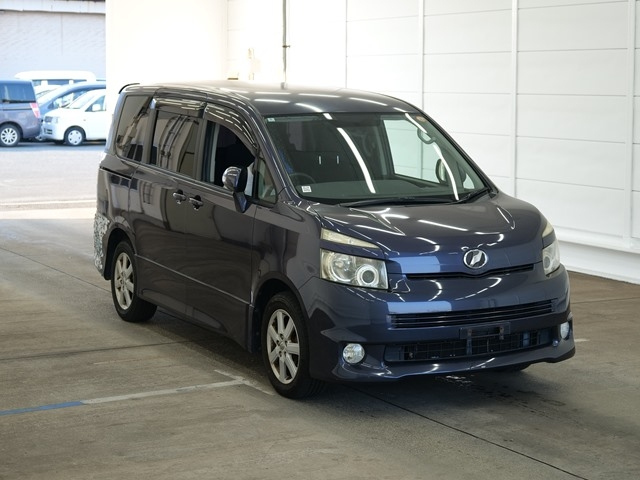 TOYOTA VOXY 2008