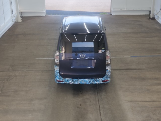 TOYOTA VOXY 2008