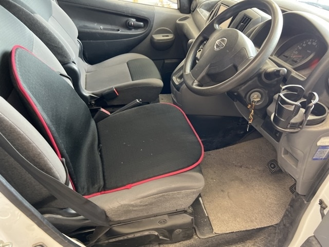 NISSAN NV200 2013