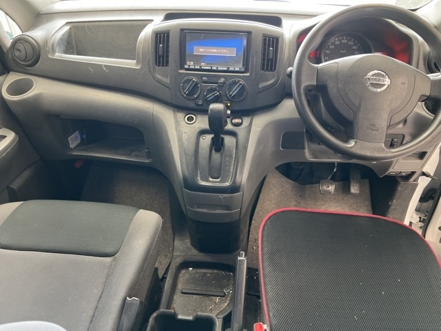 NISSAN NV200 2013