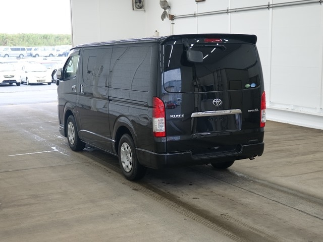 TOYOTA HIACE VAN 2015