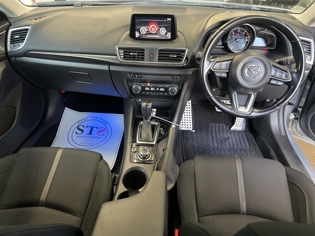MAZDA AXELA 2017