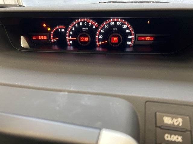 TOYOTA NOAH 2010