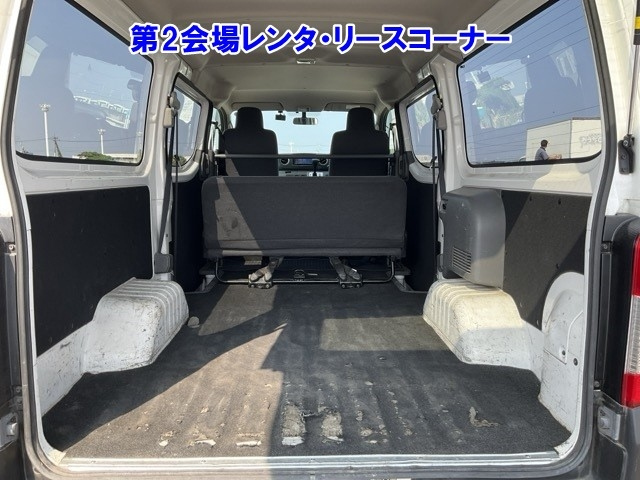 NISSAN CARAVAN VAN 2018