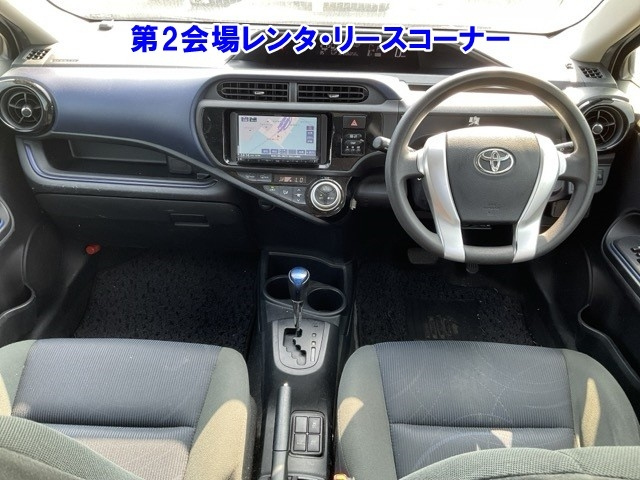 TOYOTA AQUA 2015