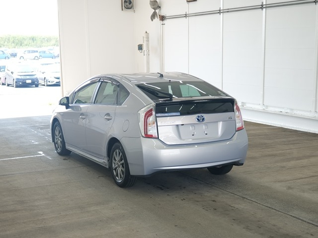 TOYOTA PRIUS 2014