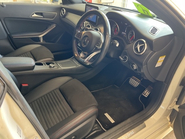 MERCEDES BENZ CLA CLASS 2017