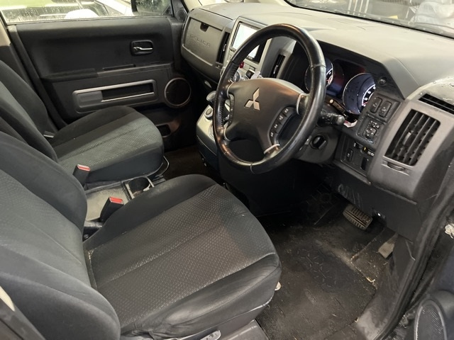 MITSUBISHI DELICA D5 2013