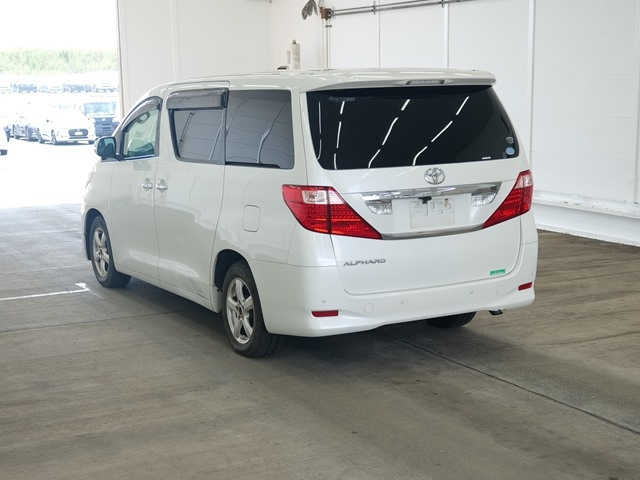 TOYOTA ALPHARD 2010