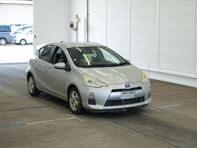 TOYOTA AQUA 2012