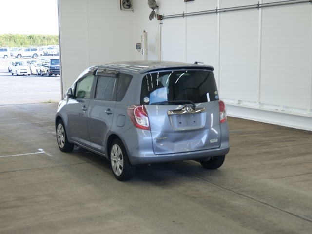 TOYOTA RACTIS 2010