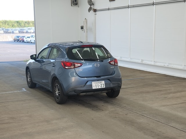 MAZDA DEMIO 2015