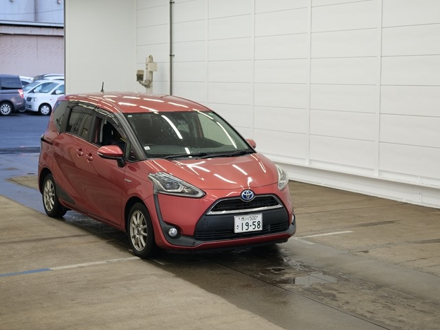 TOYOTA SIENTA 2016