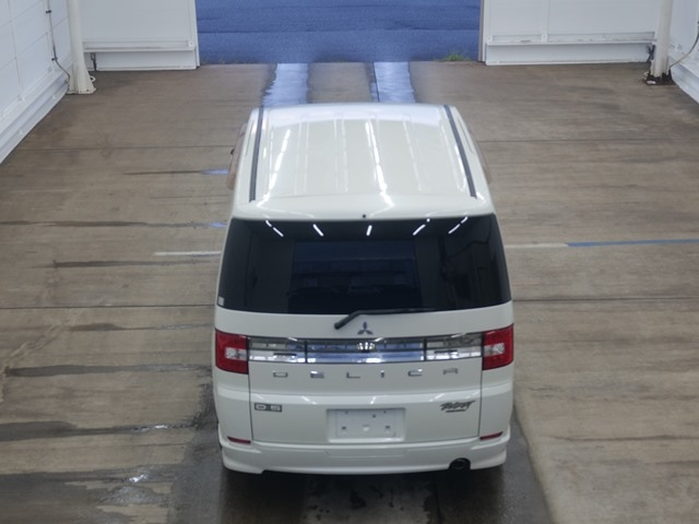 MITSUBISHI DELICA D5 2008