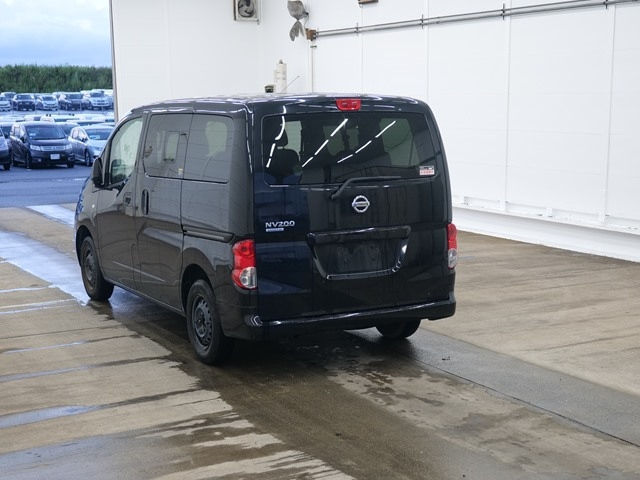 NISSAN NV200 2020