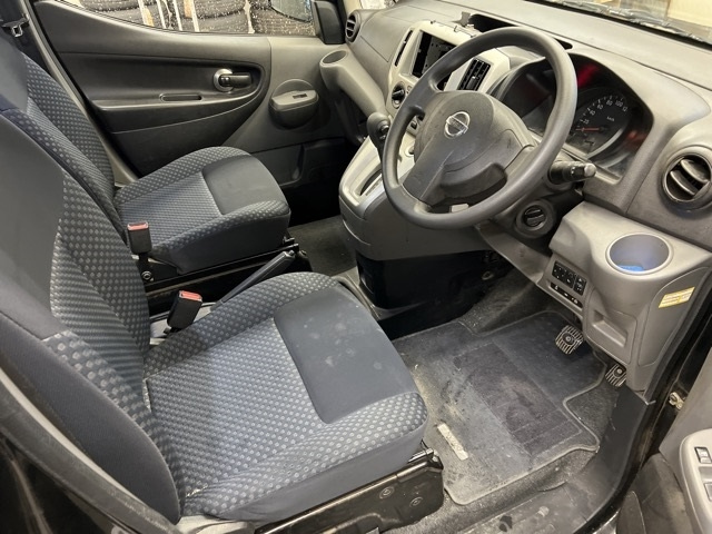 NISSAN NV200 2020