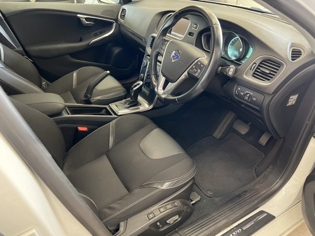 VOLVO V40 2014