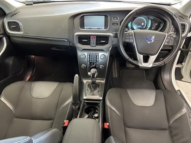 VOLVO V40 2014