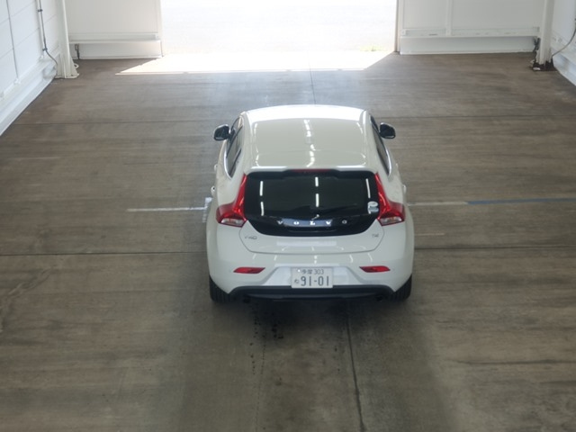 VOLVO V40 2014