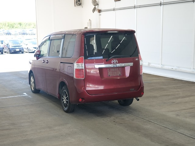 TOYOTA NOAH 2008