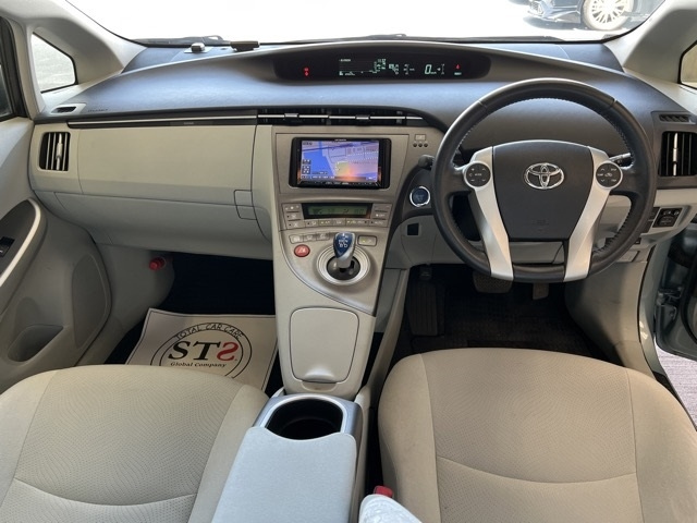 TOYOTA PRIUS 2012