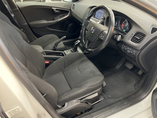 VOLVO V40 2014