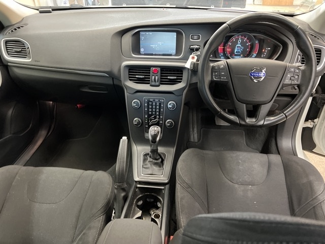 VOLVO V40 2014