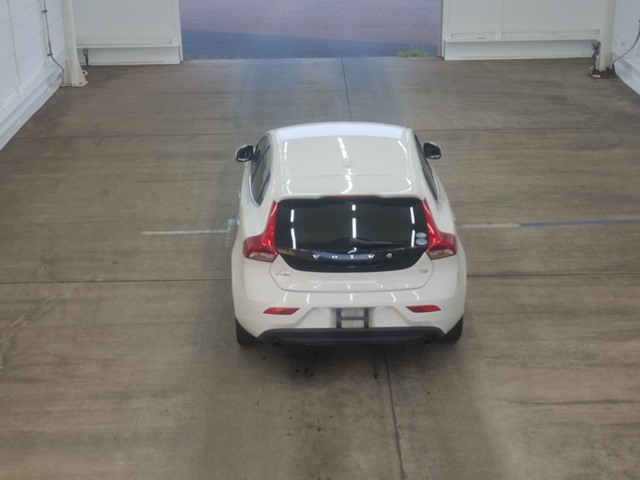 VOLVO V40 2014