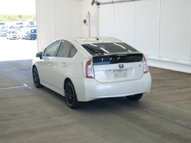 TOYOTA PRIUS 2013