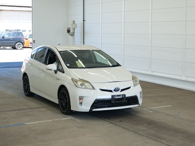 TOYOTA PRIUS 2013