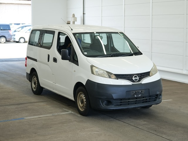 NISSAN NV200 2010